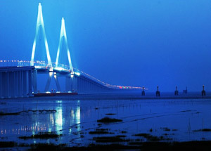 Океанический мост Нинбо через залив Ханчжоу 